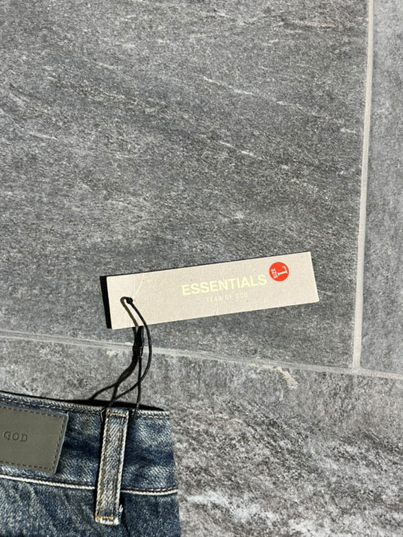 Essentials Jeans